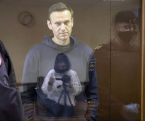 Nawalny traci czucie w rękach