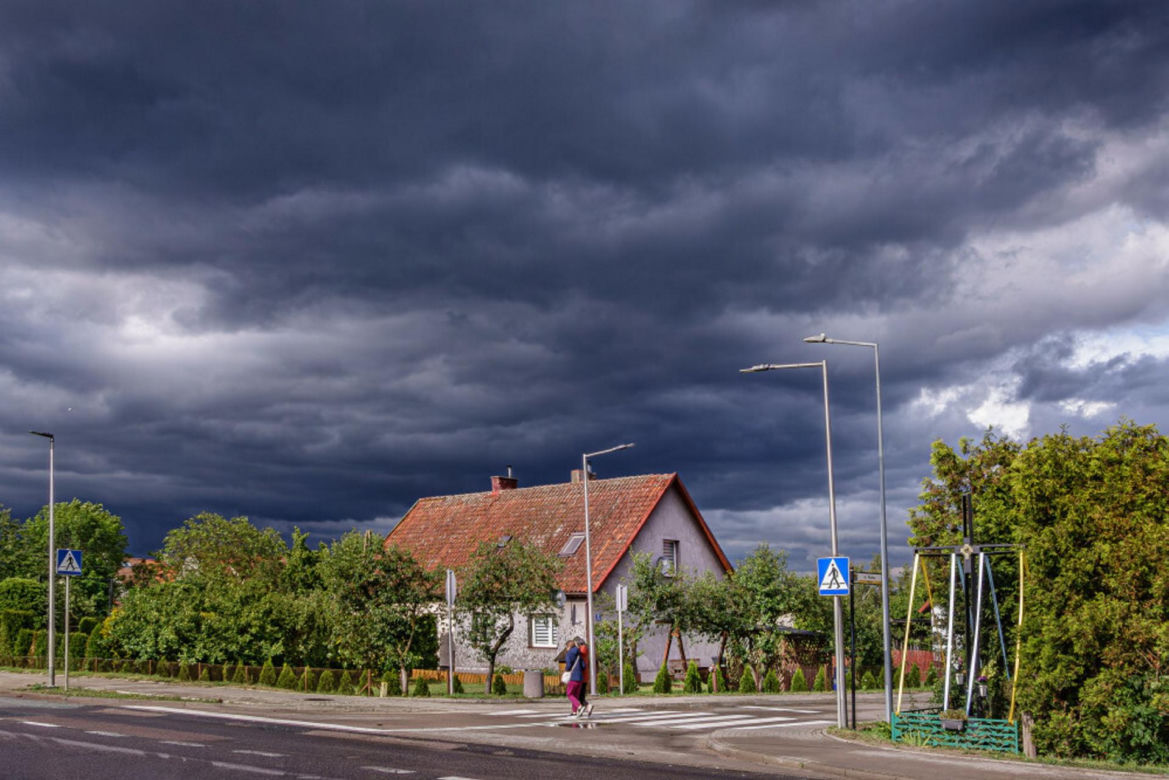 Niż genueński Gabriel nad Polską. Ostrzeżenia przed potężnymi ulewami