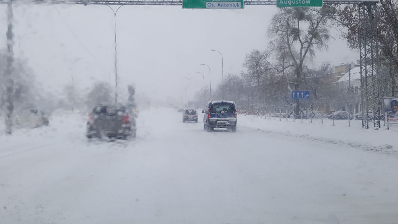Totalny paraliż miasta. Białystok zasypany śniegiem 15.01.2019