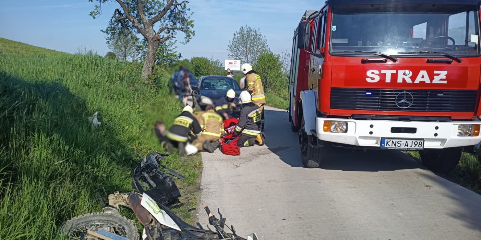Młody motocyklista zderzył się z osobówką. Dramat pod Nowym Sączem
