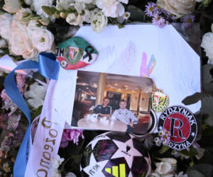 Tak wygląda grób Jacka Magiery po pogrzebie