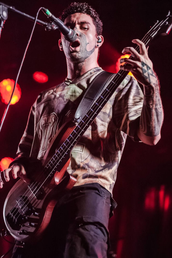 Skrupulatnie wyreżyserowany groteskowy spektakl okraszony nutą surrealizmu – Avatar zawładną Warszawą [RELACJA]