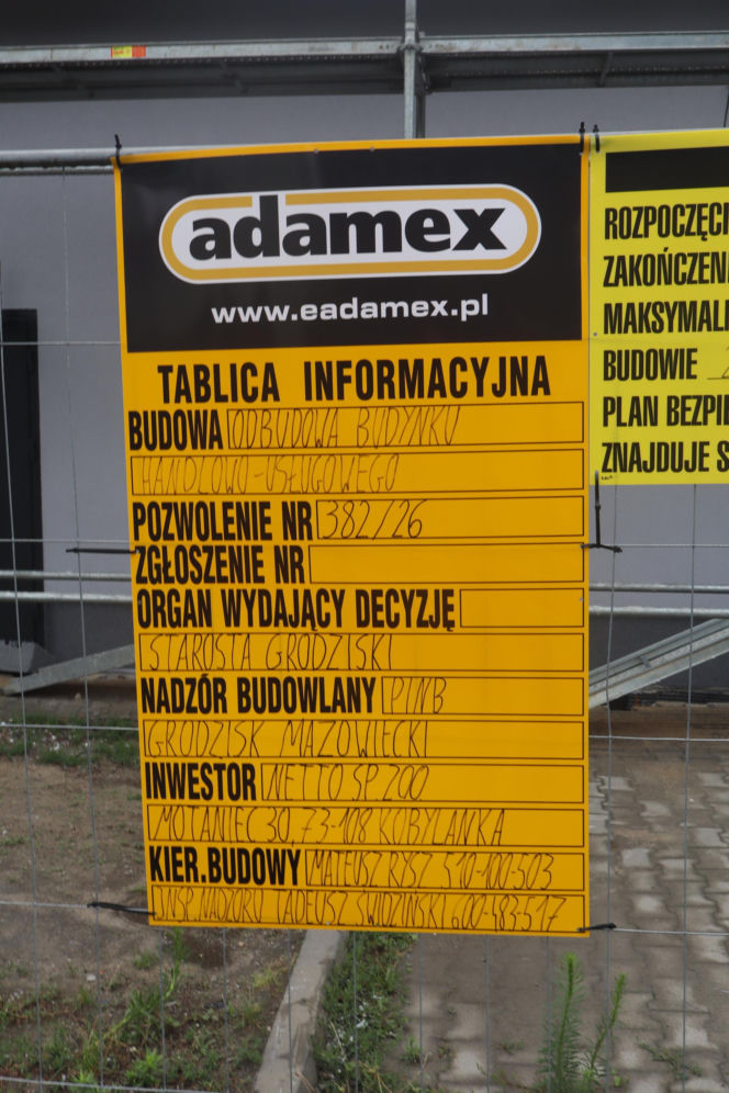 Spalił sklep zapalniczką. Zrównali pogorzelisko z ziemią, trwa odbudowa. Nowe ustalenia prokuratury