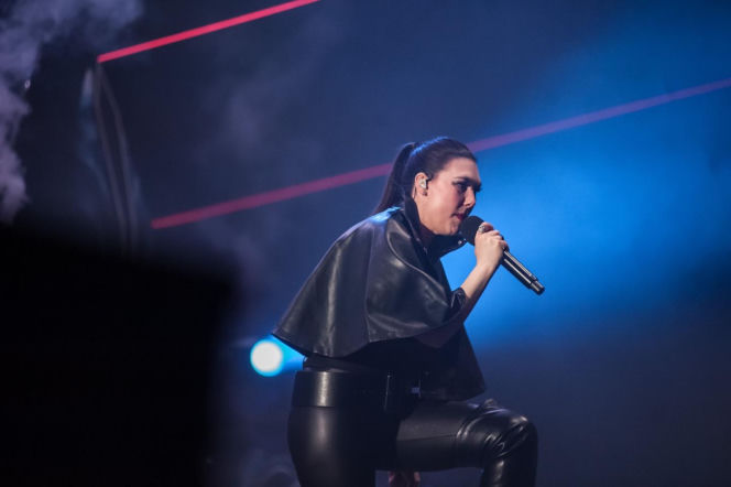 Misternie zaplanowane wizualne widowisko – Epica, Amaranthe i Charlotte Wessels zagrali w Warszawie [RELACJA]