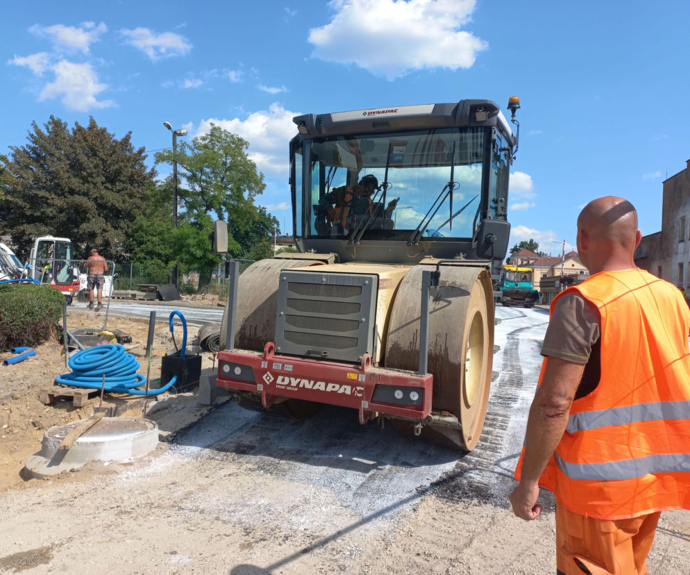 Znikną kocie łby. Cała Święciechowska w Lesznie będzie asfaltowa