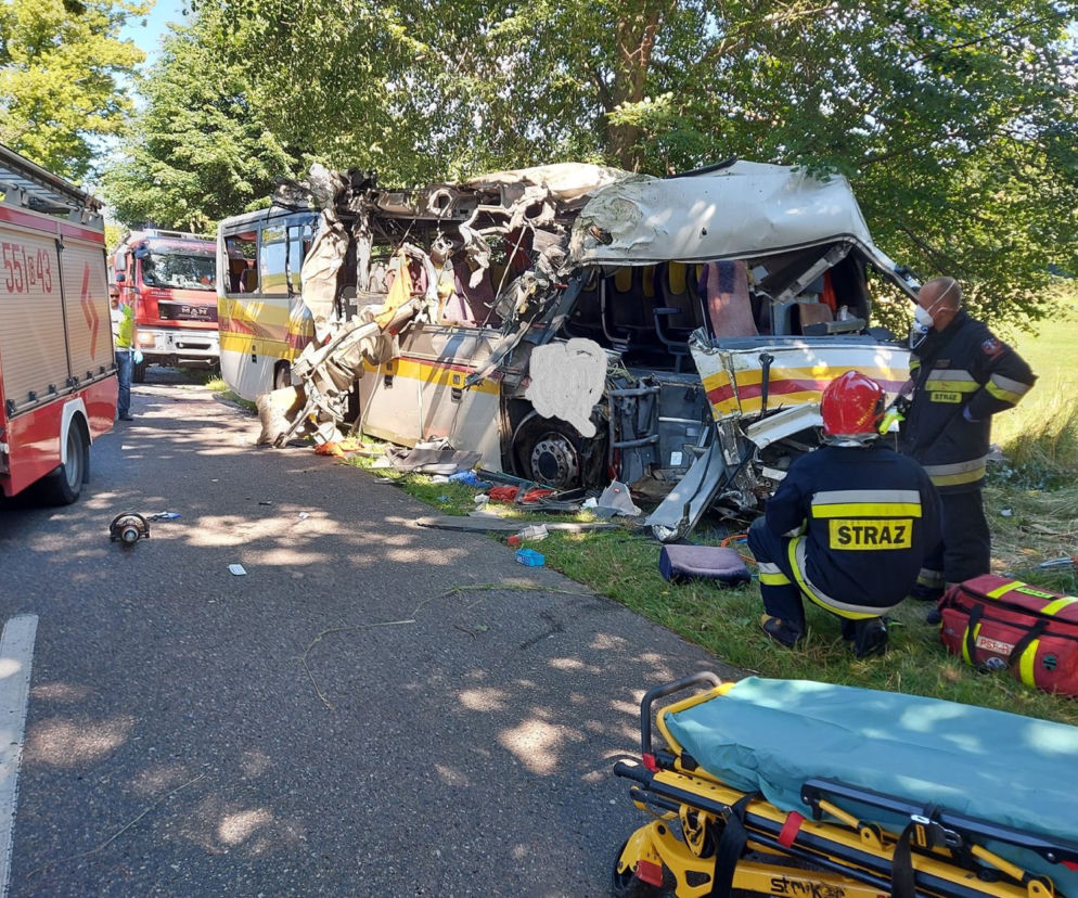 Wypadek autobusu w Mierzynie