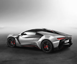 W Motors Fenyr SuperSport