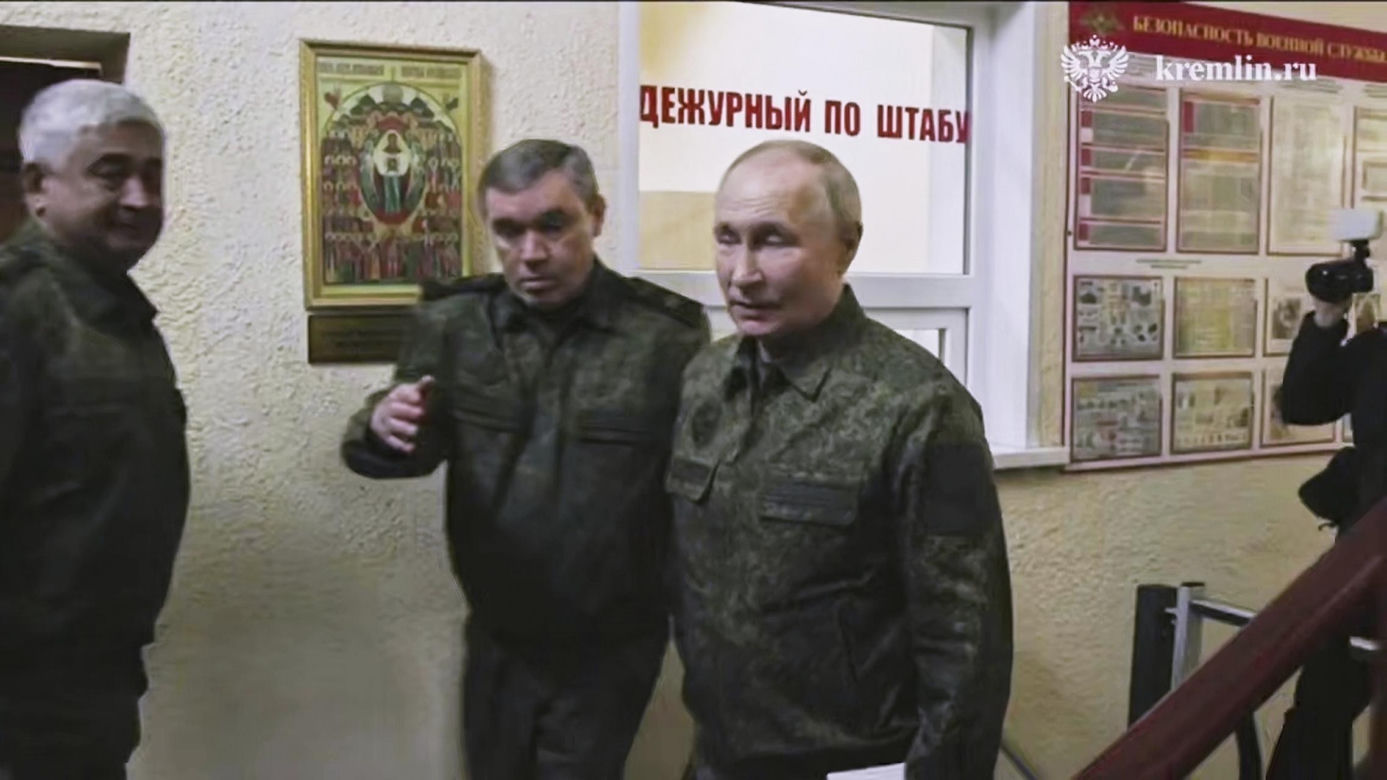 Vladimir Putin w mundurze