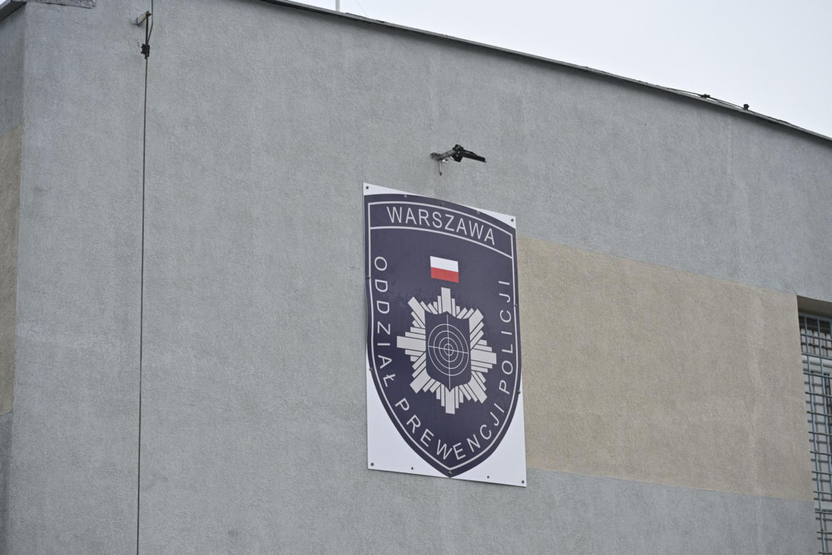 Pijany dowódca kompanii miał zgwałcić młodą policjantkę. Szokująca afera w policji