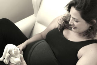 Nowe odkrycie naukowców. Niektóre obszary mózgu kurczą się w czasie ciąży i znów powiększają po porodzie