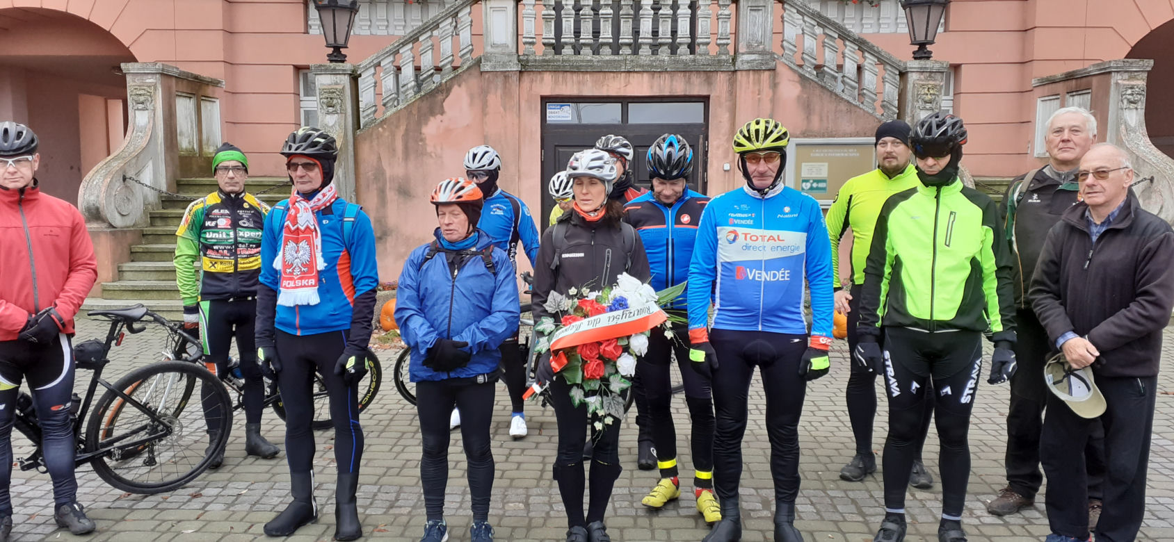 3 grupy świętowały 11 listopada na rowerach