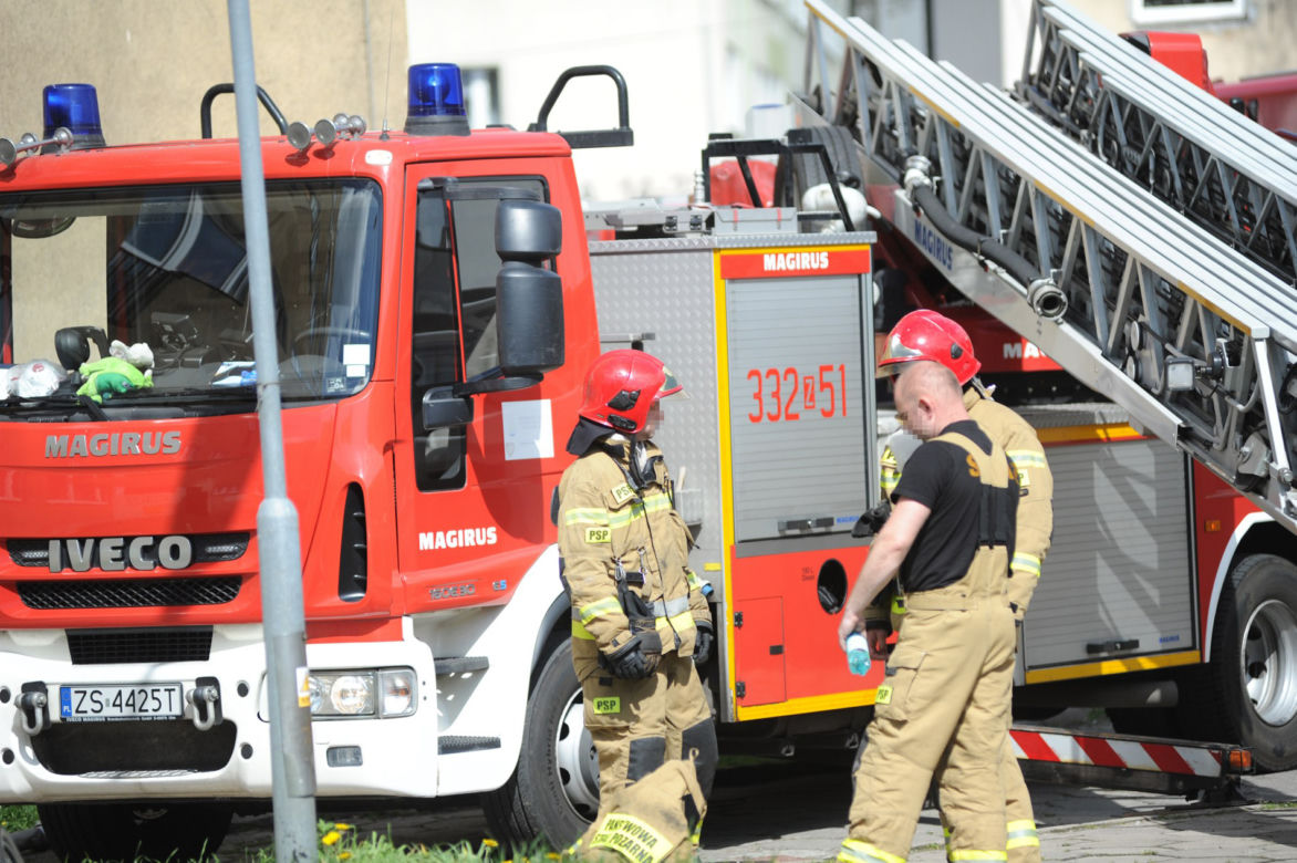 Koszalin: Dwie osoby zginęły w pożarze mieszkania. Ewakuowano prawie 50 osób 