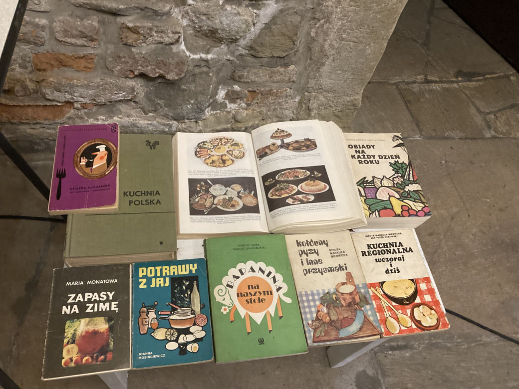 Sądecka Biblioteka Publiczna zaprasza na podróż w czasie do PRL-u