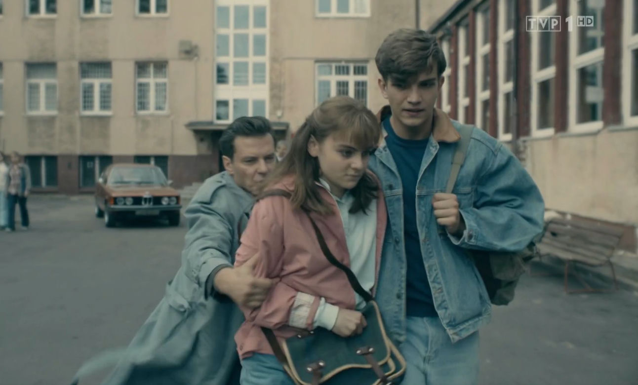 Stulecie Winnych 4, odc. 48: Komornicki (Marcin Kwaśny), Małgosia (Zofia Stafiej), Marcin (Rafał Kowalski)