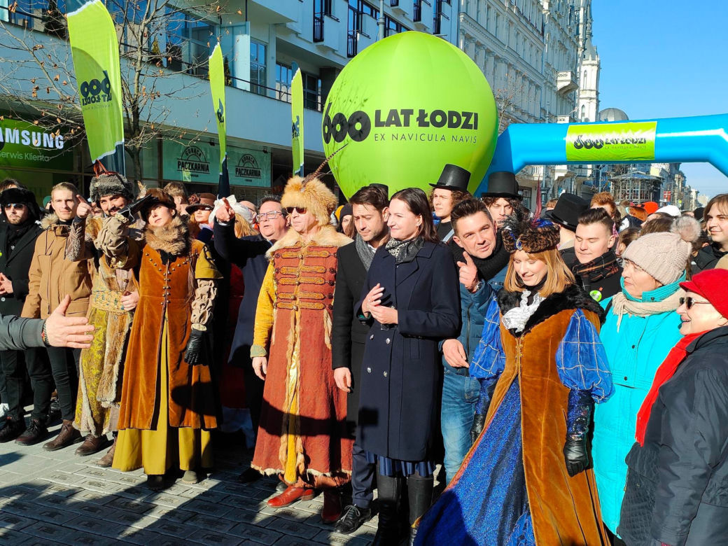 Polonez dla Łodzi. Zobacz, jak zatańczyli go mieszkańcy