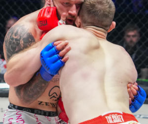 XTB KSW 121. Potężny cios w krocze, trybuny zamarły!