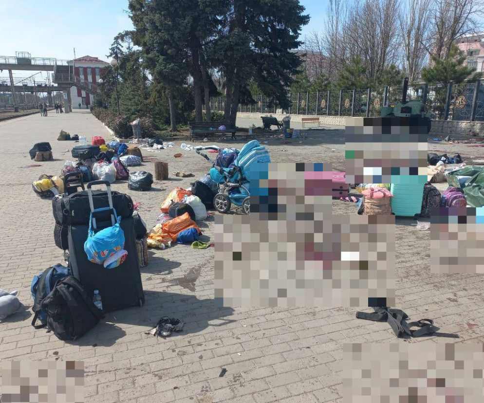 Rosjanie ostrzelali dworzec kolejowy w Krematorsku! Ponad 30 zabitych! [ZDJĘCIA 18+]