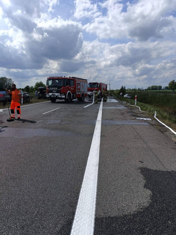 Wypadek na S7 spłonął samochód