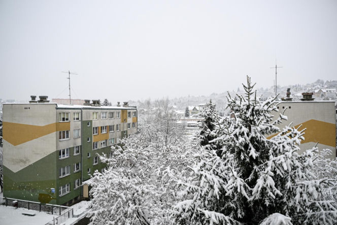 Widok po po nocnych, intensywnych opadach śniegu w Przemyślu