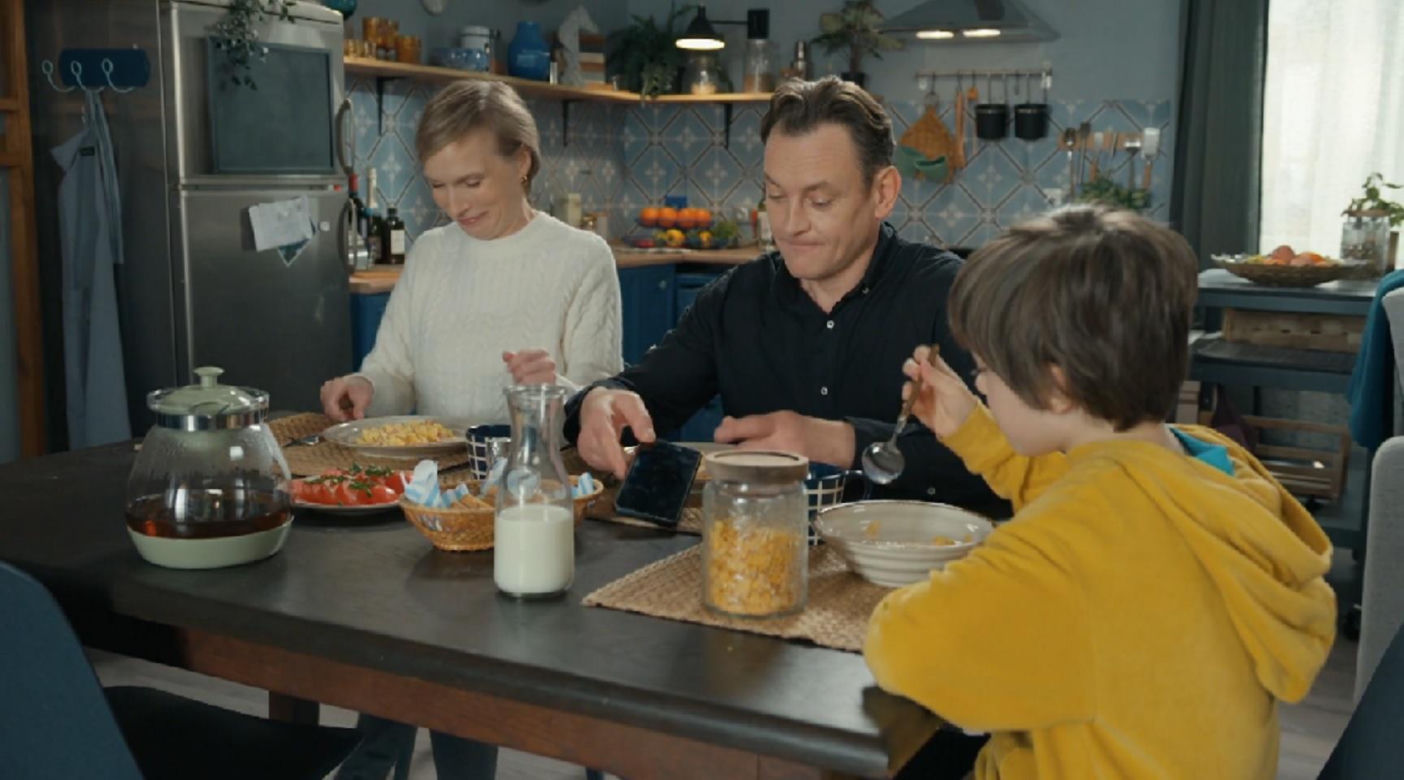 Barwy szczęścia, odcinek 3151. Sonia (Weronika Nockowska), Stefaniak (Paweł Ławrynowicz), Mateusz (Filip Kowalewicz)