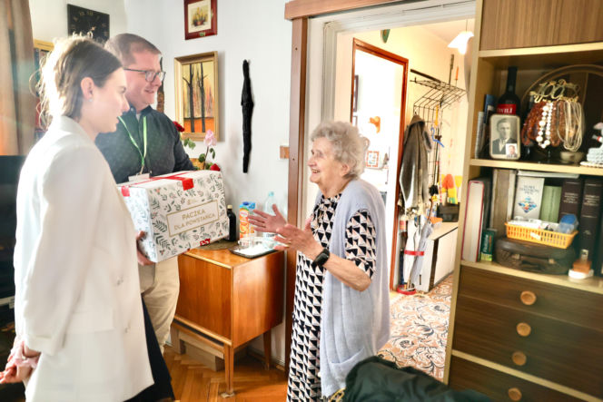 Z prezentami świątecznymi u Powstańców Warszawskich