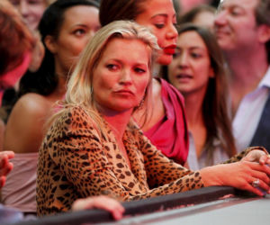 Zamieniła imprezy na jasełka! Kate Moss wzorową parafianką