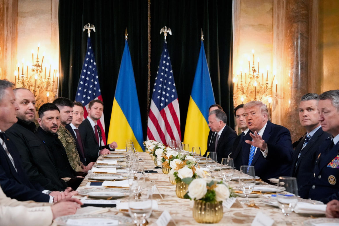 Trump wyrzucił dziennikarzy z sali. „Zabierz ich i daj im obiad!”