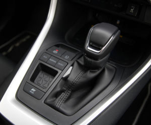 Toyota RAV4 2.5 Hybrid Dynamic Force 218 KM FWD e-CVT Selection