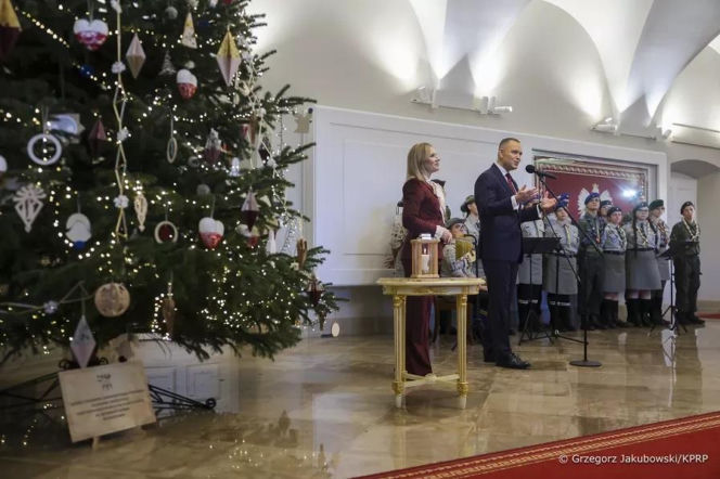 Nawrocki stał obok instrumentu i aż go kusiło! Nie mógł się powtrzymać. Nagranie krąży po sieci