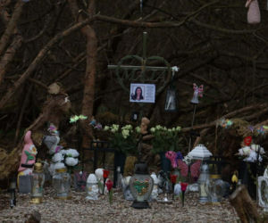 Rocznica tragedii zamieniła się w koszmar. Tajemniczy pakunek przerwał uroczystość