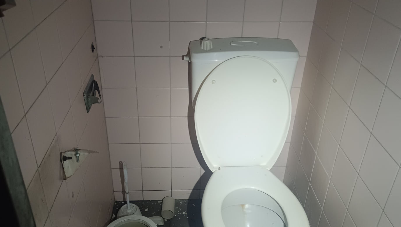Opuszczony salon samochodowy Honda w Katowicach