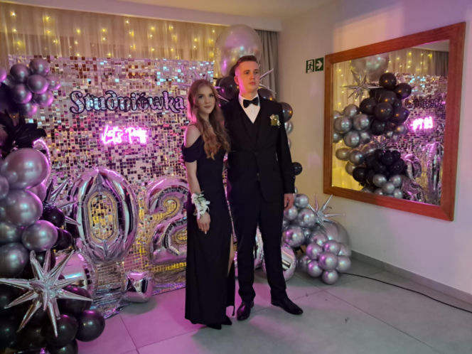 Studniówka 2026 maturzystów ZSTM w Skarżysku-Kamiennej