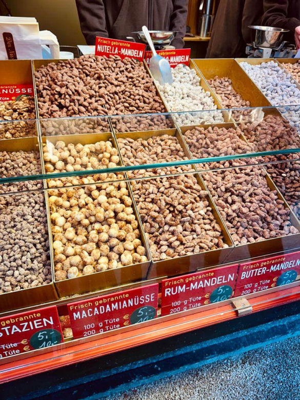 Ceny na Jarmarku Świątecznym w Wiedniu. Niewiele drożej, niż w Rzeszowie [GALERIA]