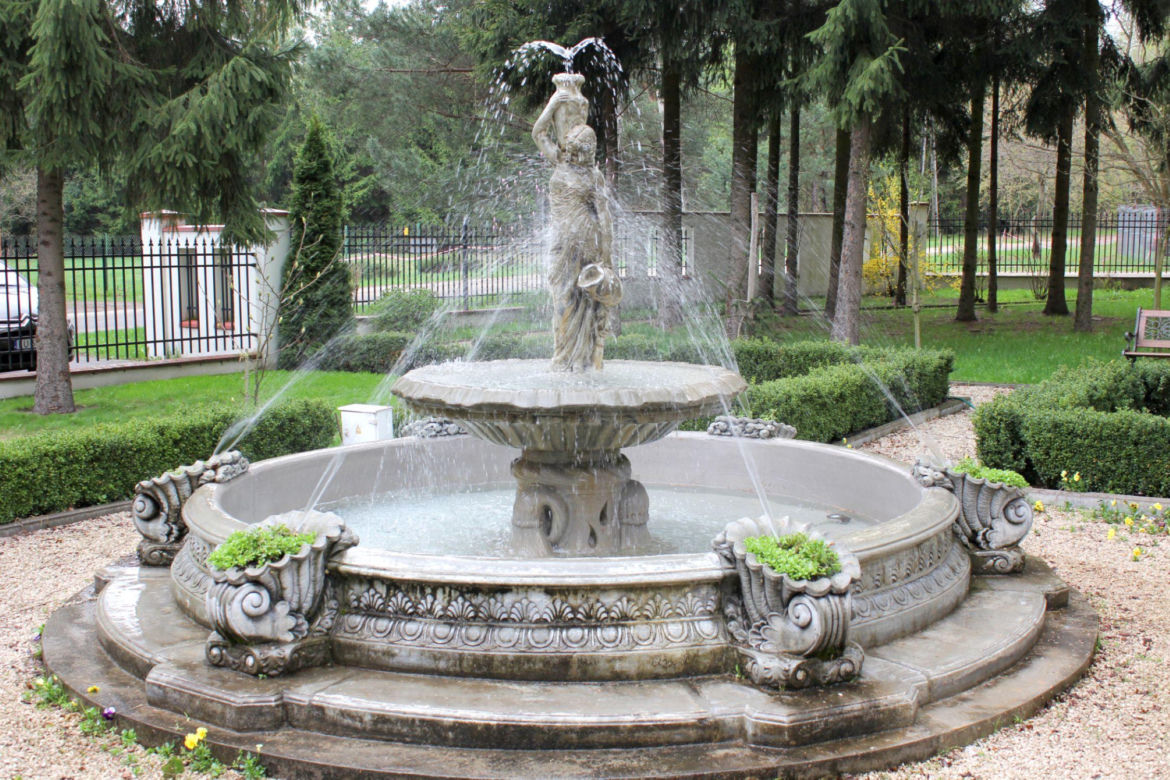 Zespół pałacowo-parkowy w Radziejowicach