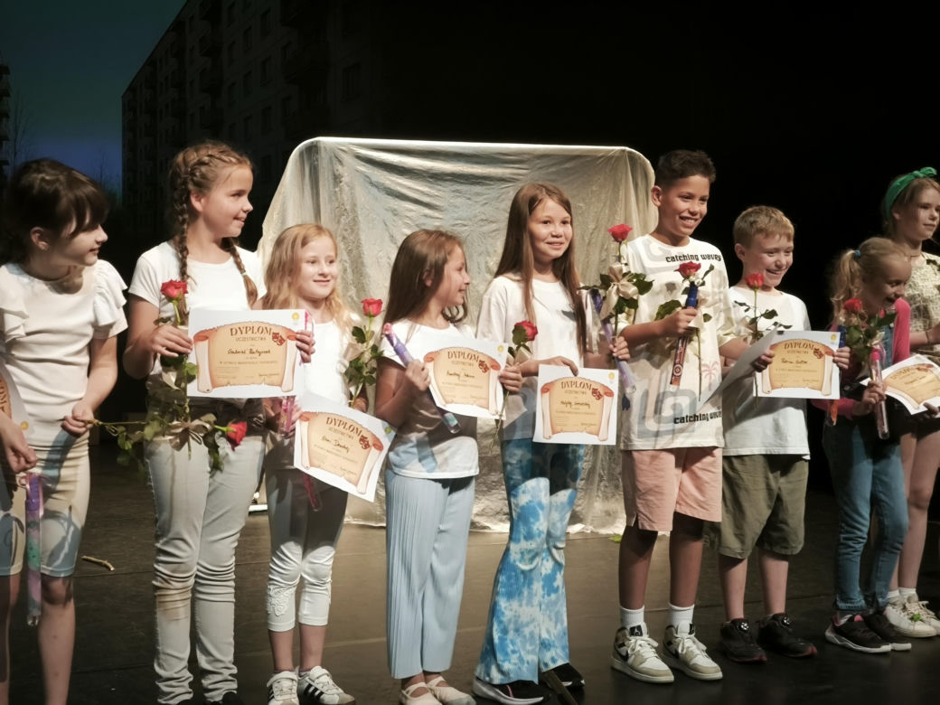 Spektakl na zakończenie warsztatów teatralnych w Teatrze Miejskim w Lesznie 