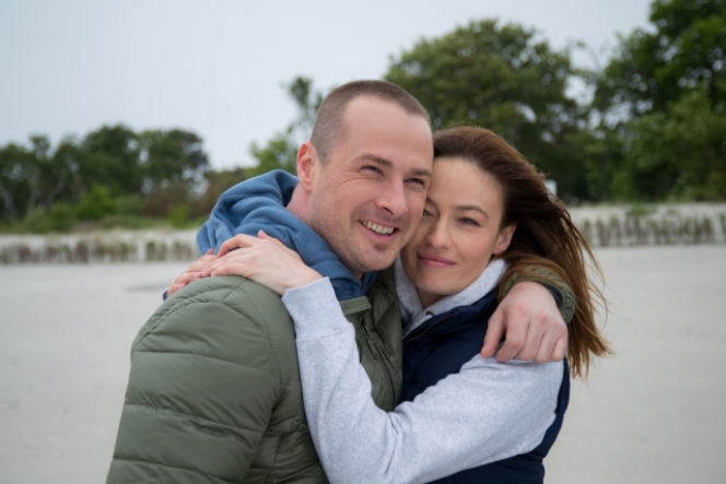 Lekarze 3 sezon odcinek 3 (odc. 29). Alicja (Magdalena Różczka), Maks (Paweł Małaszyński)