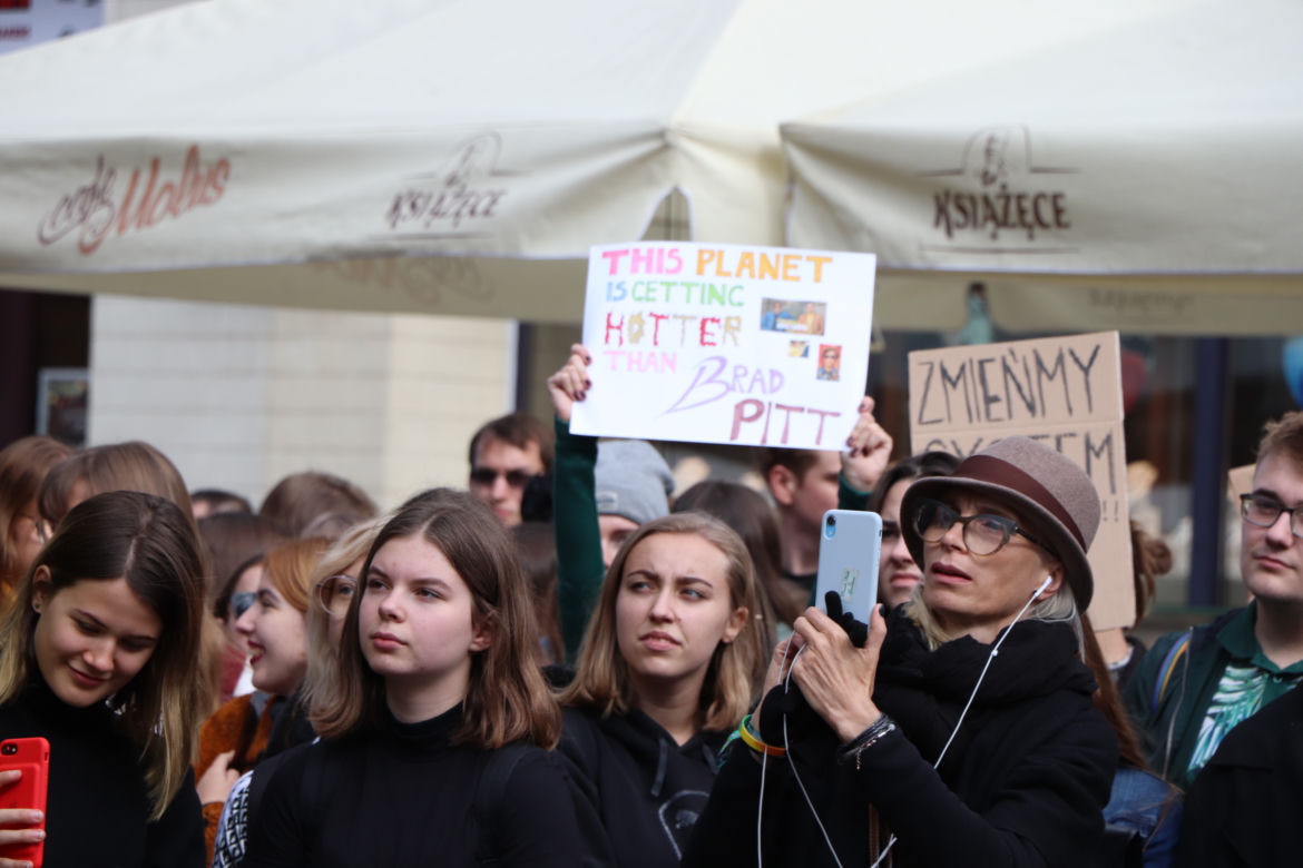 Młodzieżowy Strajk Klimatyczny w Toruniu. Protestowali przeciwko rządowi i korporacjom