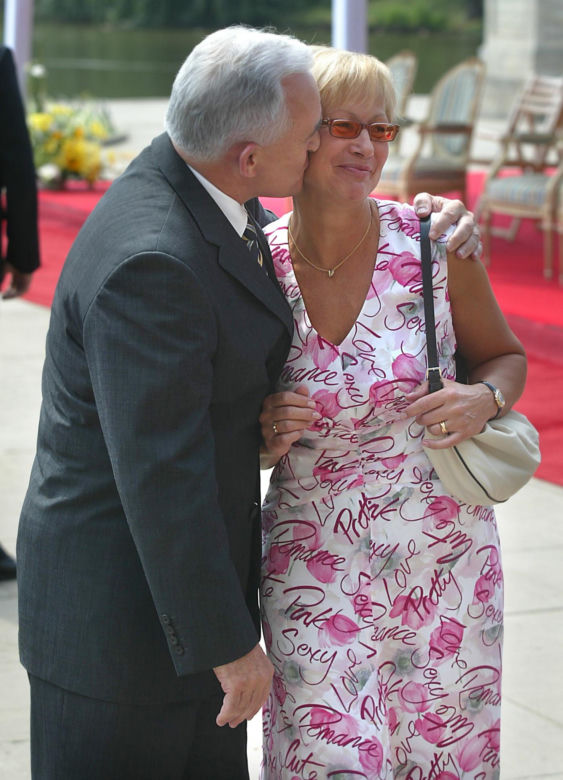 Leszek Miller z żoną Aleksandrą, 2002r.