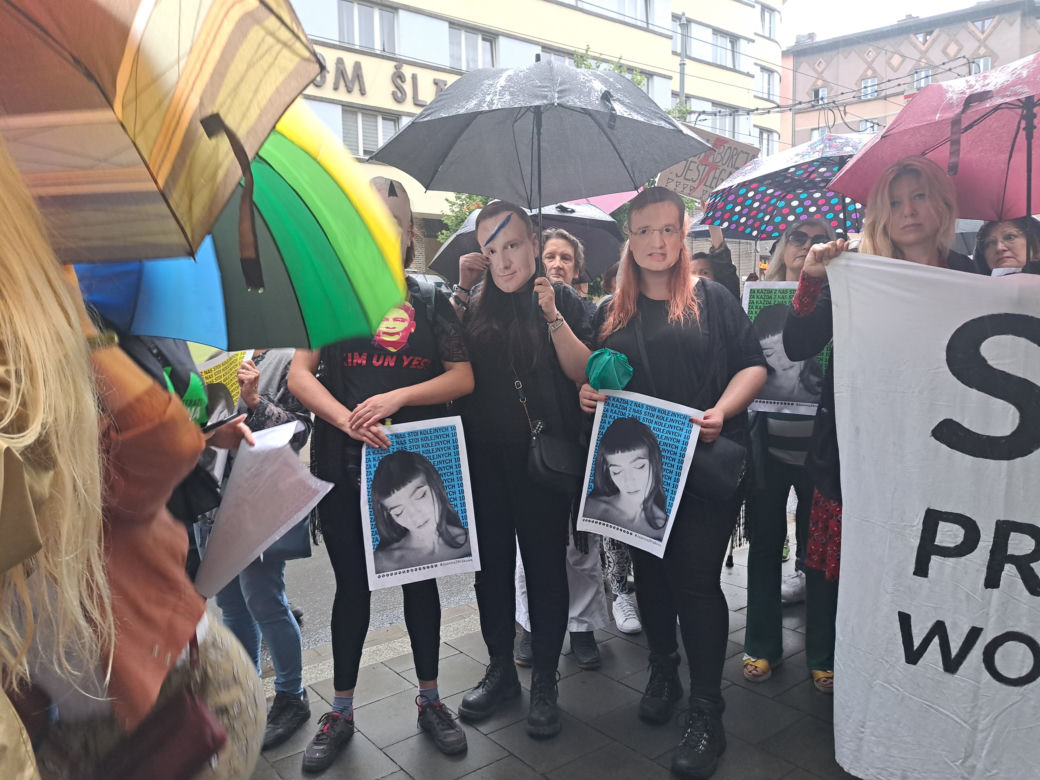 "Nigdy nie będziesz szła sama. Solidarnie z Joanna". Protest w Krakowie