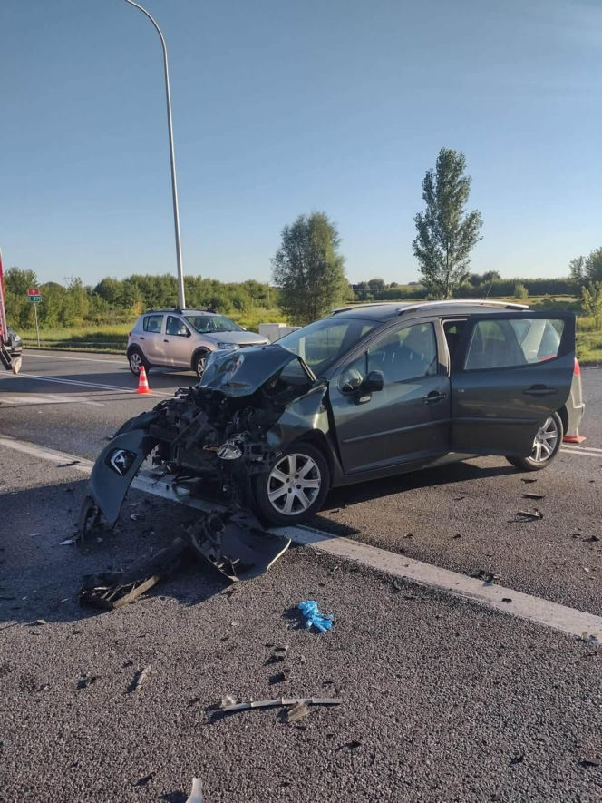 Tragedia na DK9 w Ostrowcu Świętokrzyskim. W zderzeniu aut zginął 70-letni kierowca
