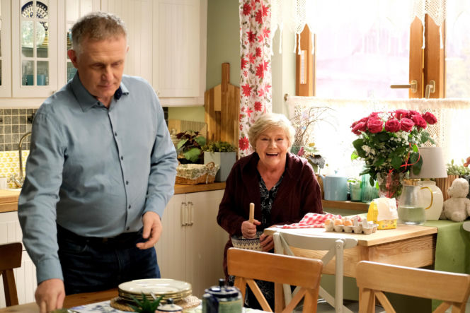 M jak miłość odc. 1921. Artur Rogowski (Robert Moskwa), Barbara (Teresa Lipowska)