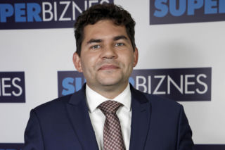 To on zostanie premierem Kaczyńskiego? Taki majątek ma Lucjusz Nadbereżny! Sporo kasy do spłacenia!