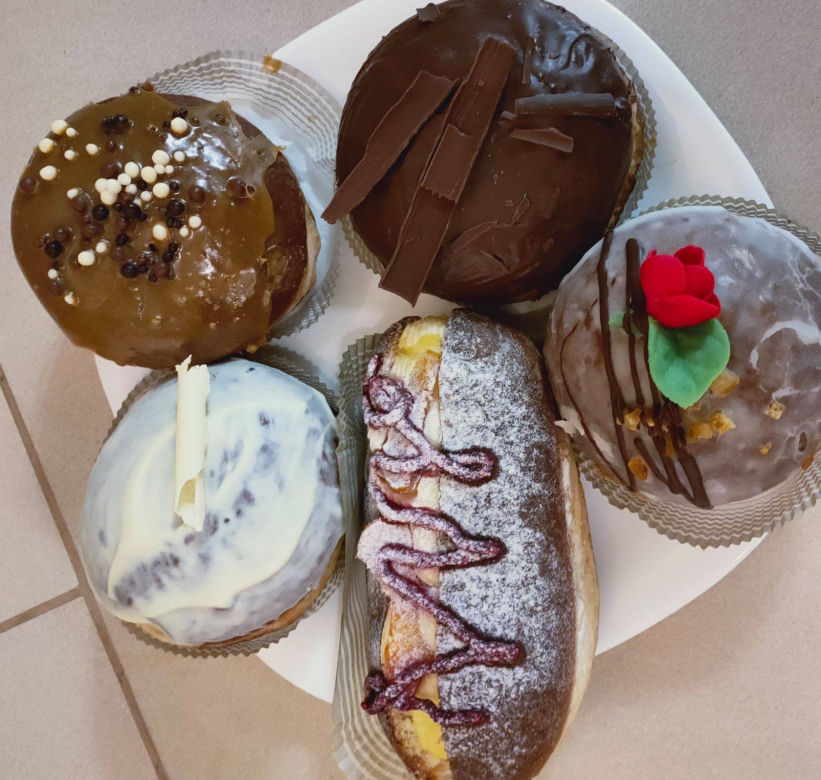 Takie pączki powstają w rzeszowskiej cukierni [ZDJĘCIA]