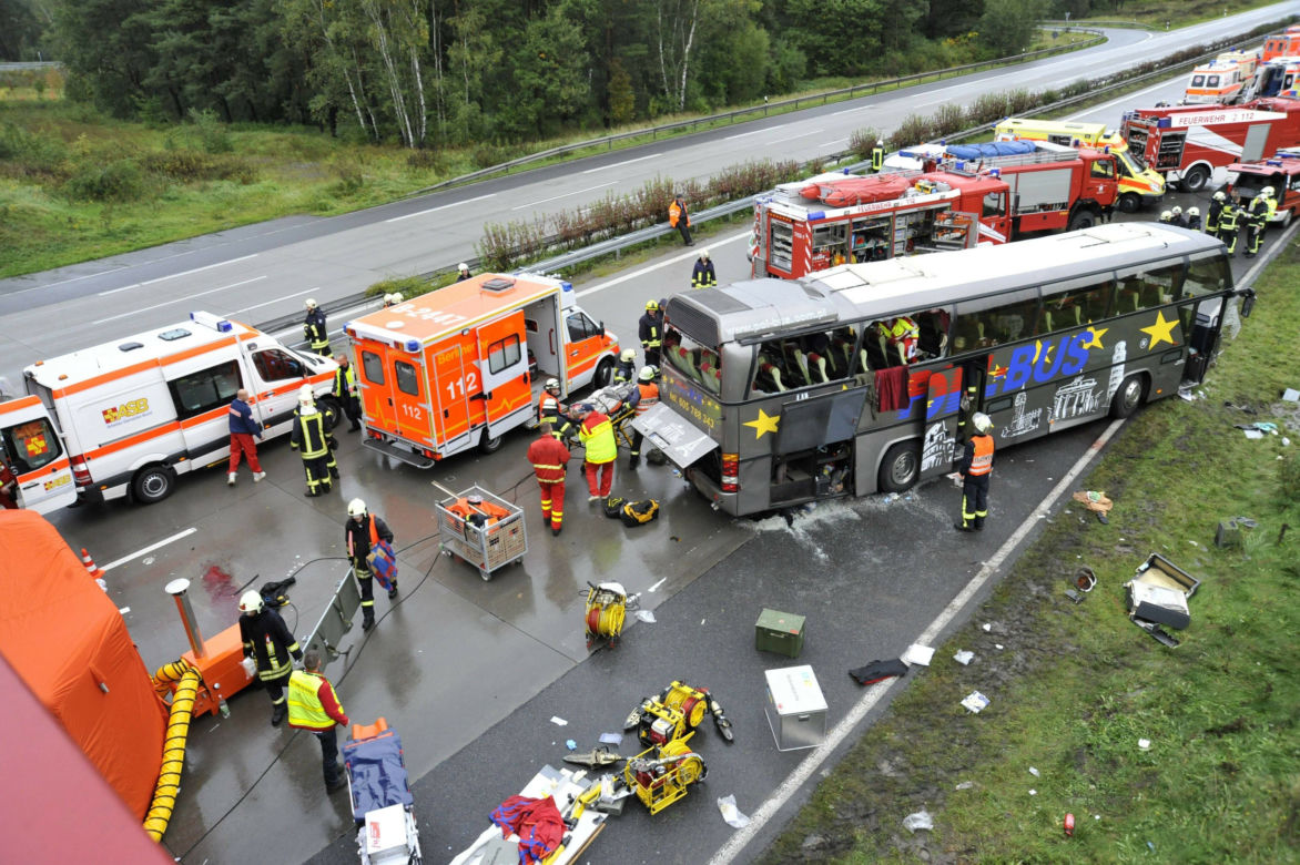 Wypadek autokaru na autostradzie pod Berlinem