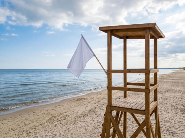 Sinice Świnoujście. Czy w Świnoujściu można się kąpać 29.08? Flaga, warunki pogodowe