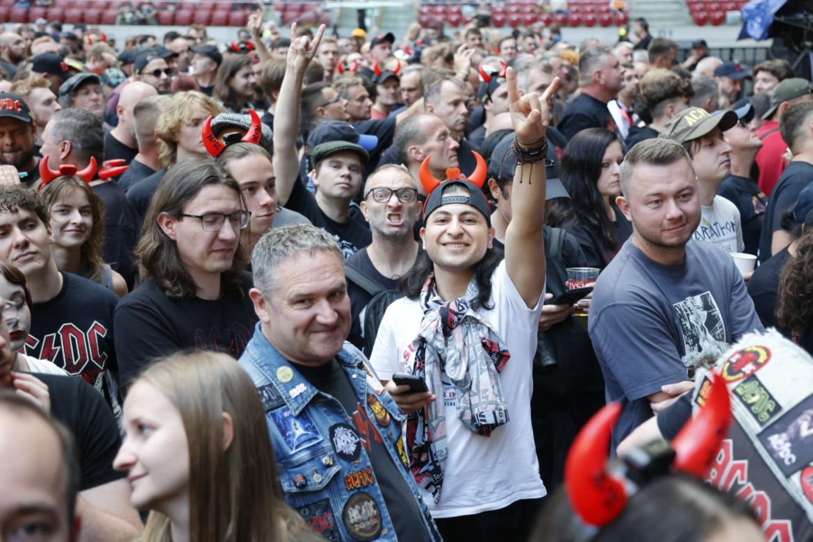 Koncert AC/DC w Warszawie (4.07.2025) - część pierwsza. Organizatorem koncertu jest Live Nation