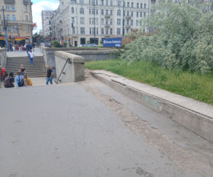 Chodnik łączący Dworzec Centralny i metro Centrum w Warszawie