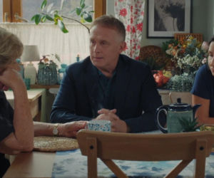 M jak miłość odc. 1908. Barbara (Teresa Lipowska), Artur Rogowski (Robert Moskwa), Agnes (Amanda Mincewicz)