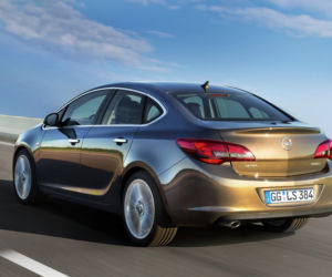 Opel Astra Sedan 2012