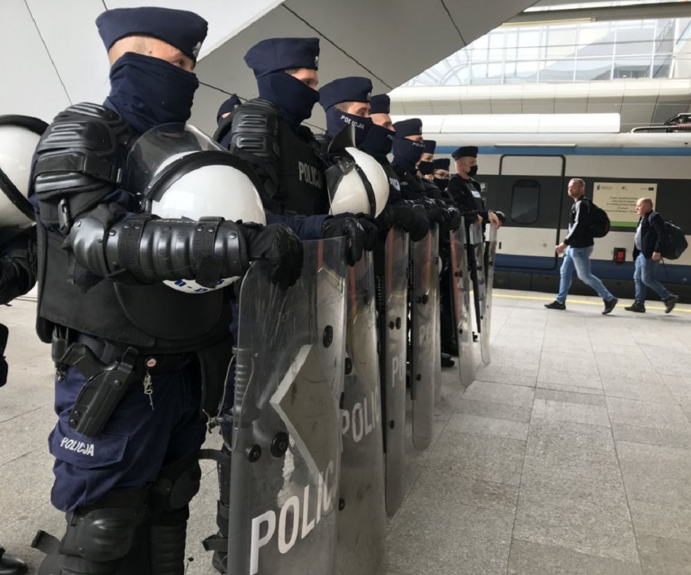 Kraków. Posypały się mandaty po meczu Wisła-Legia. Kibiców pilnowało 500 policjantów